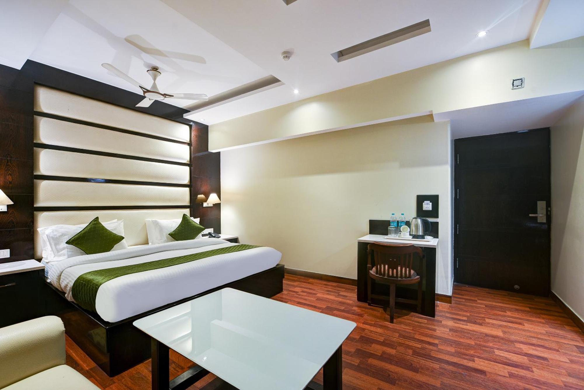 Hotel Geet Deluxe 新德里 外观 照片