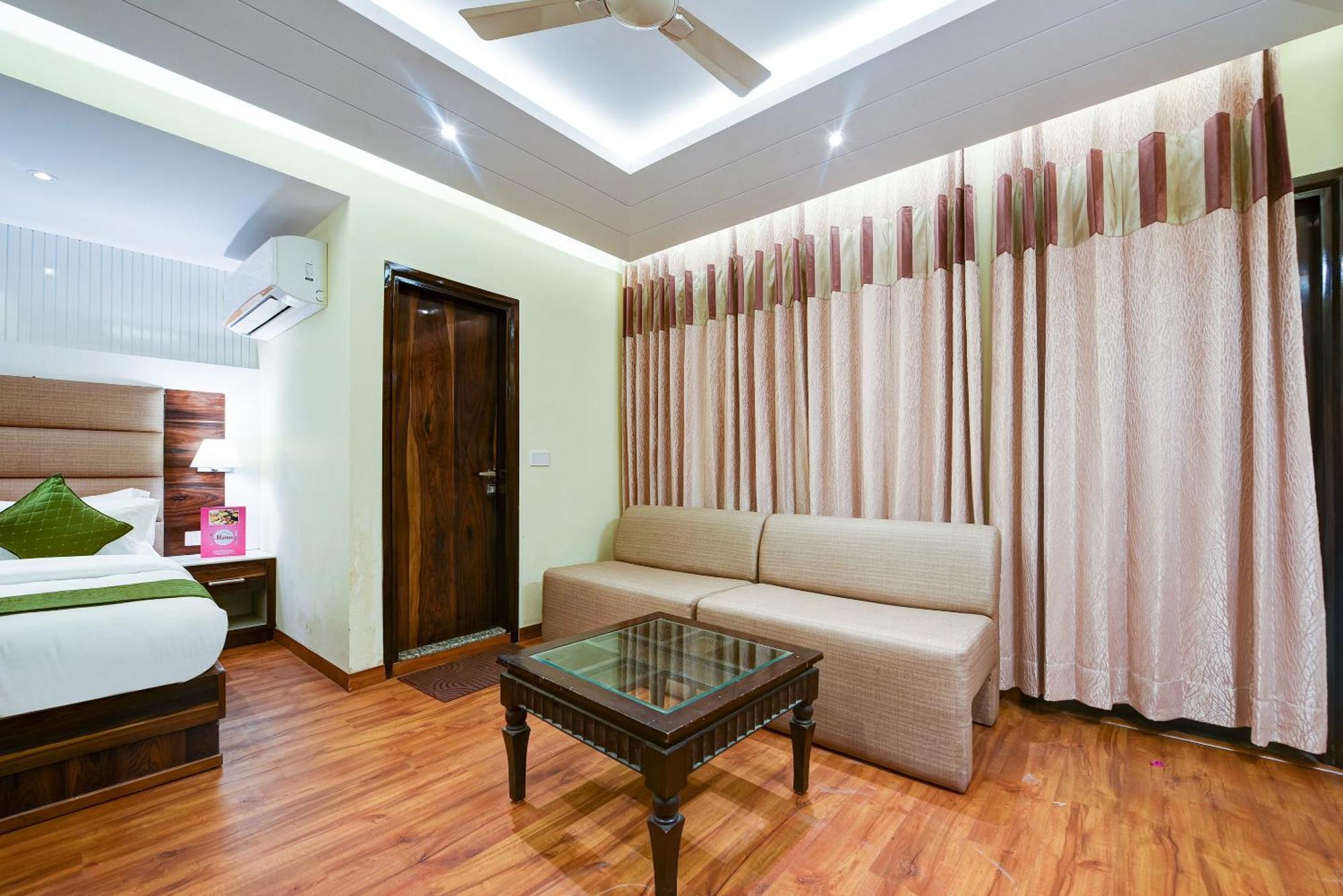 Hotel Geet Deluxe 新德里 外观 照片
