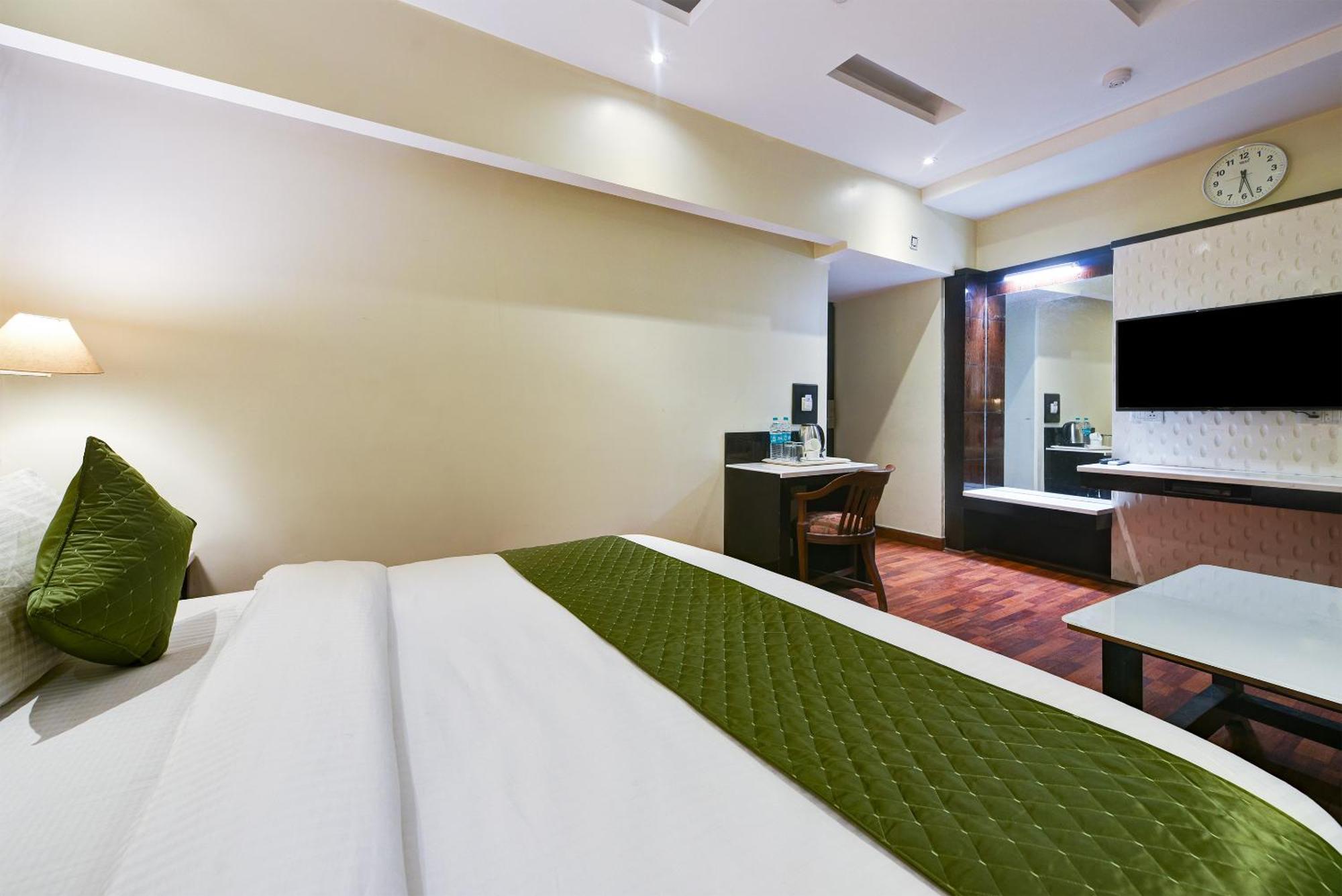 Hotel Geet Deluxe 新德里 外观 照片