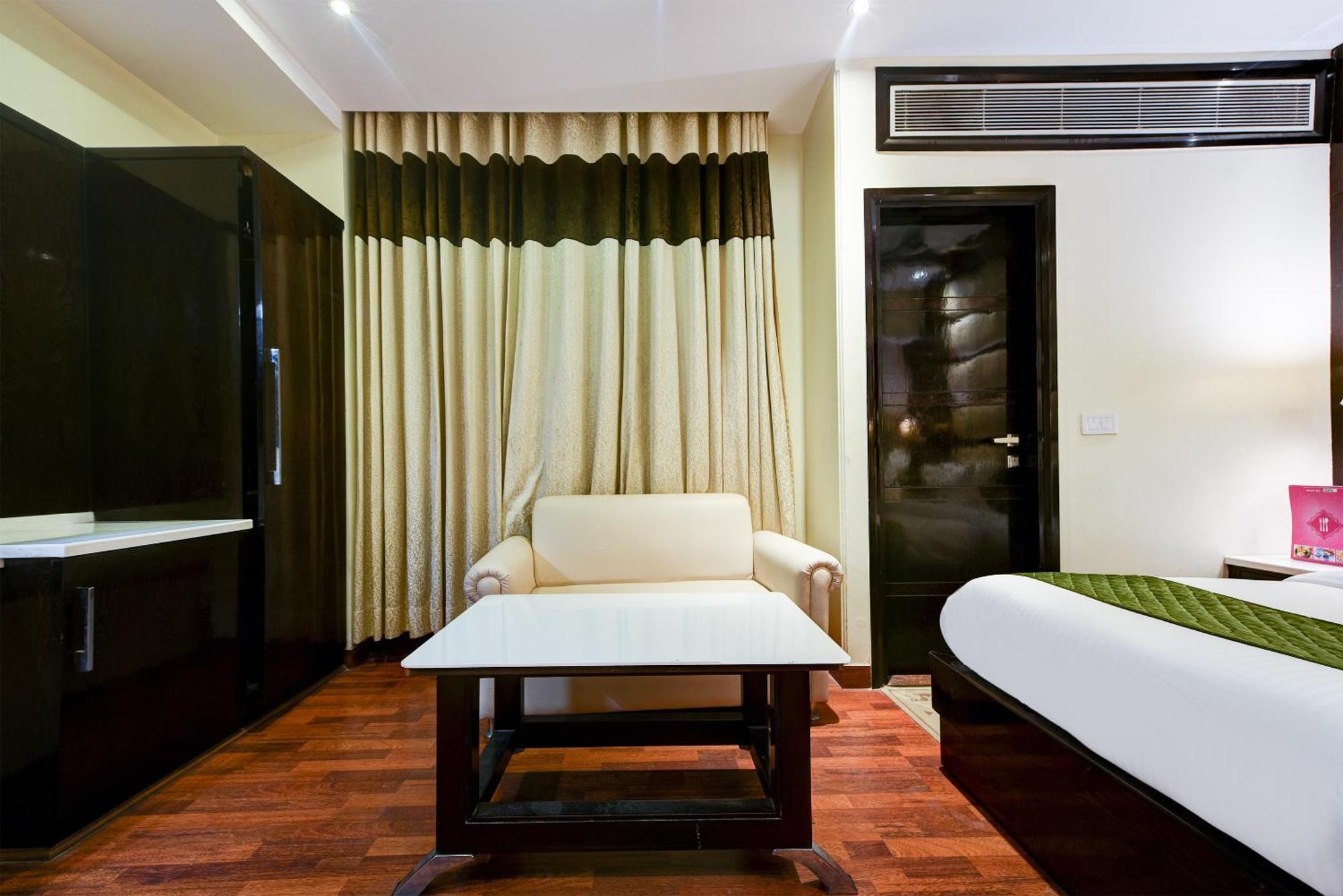 Hotel Geet Deluxe 新德里 外观 照片