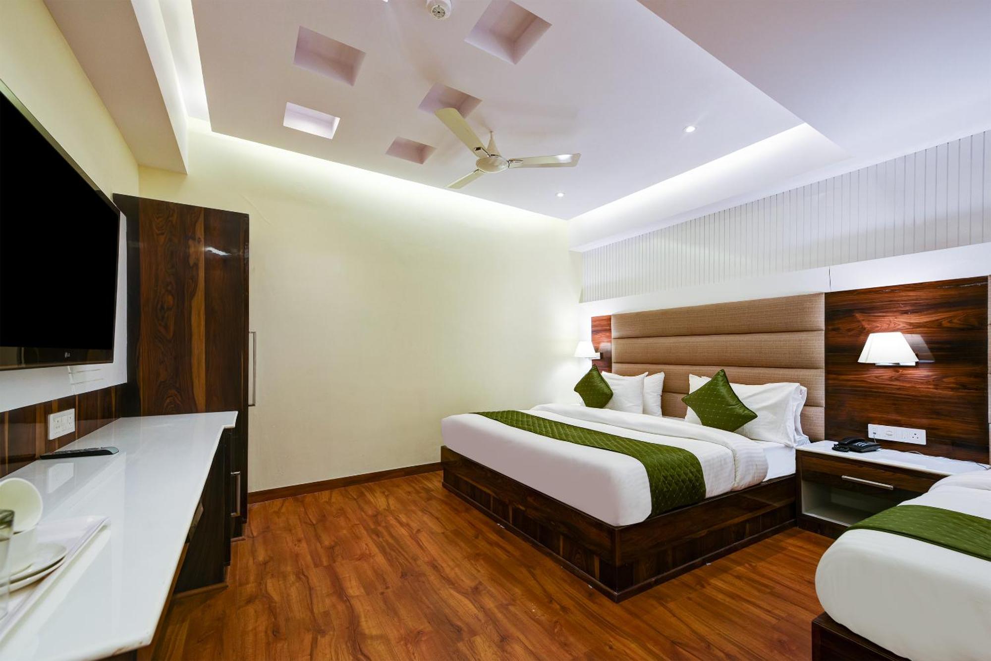 Hotel Geet Deluxe 新德里 外观 照片