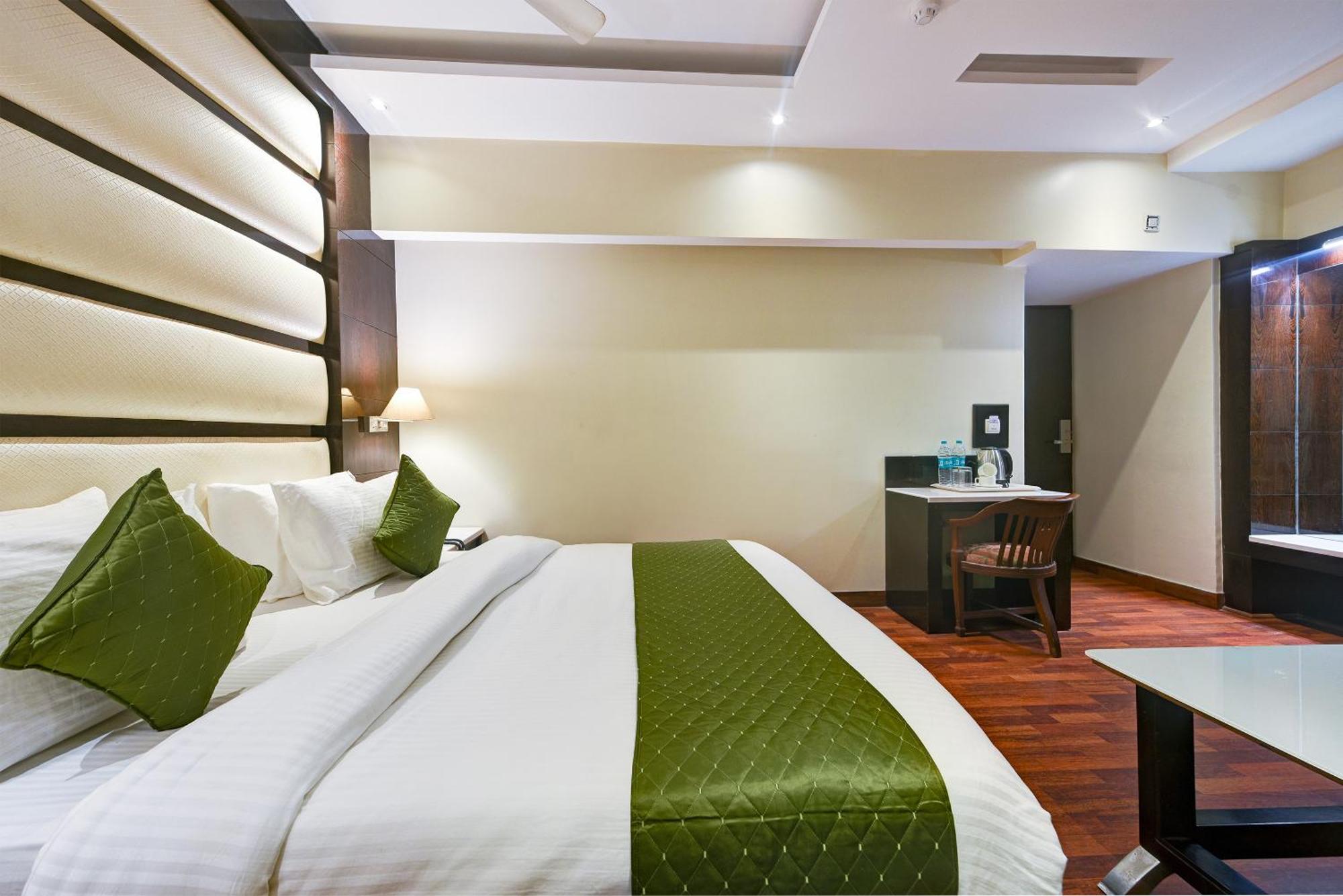 Hotel Geet Deluxe 新德里 外观 照片