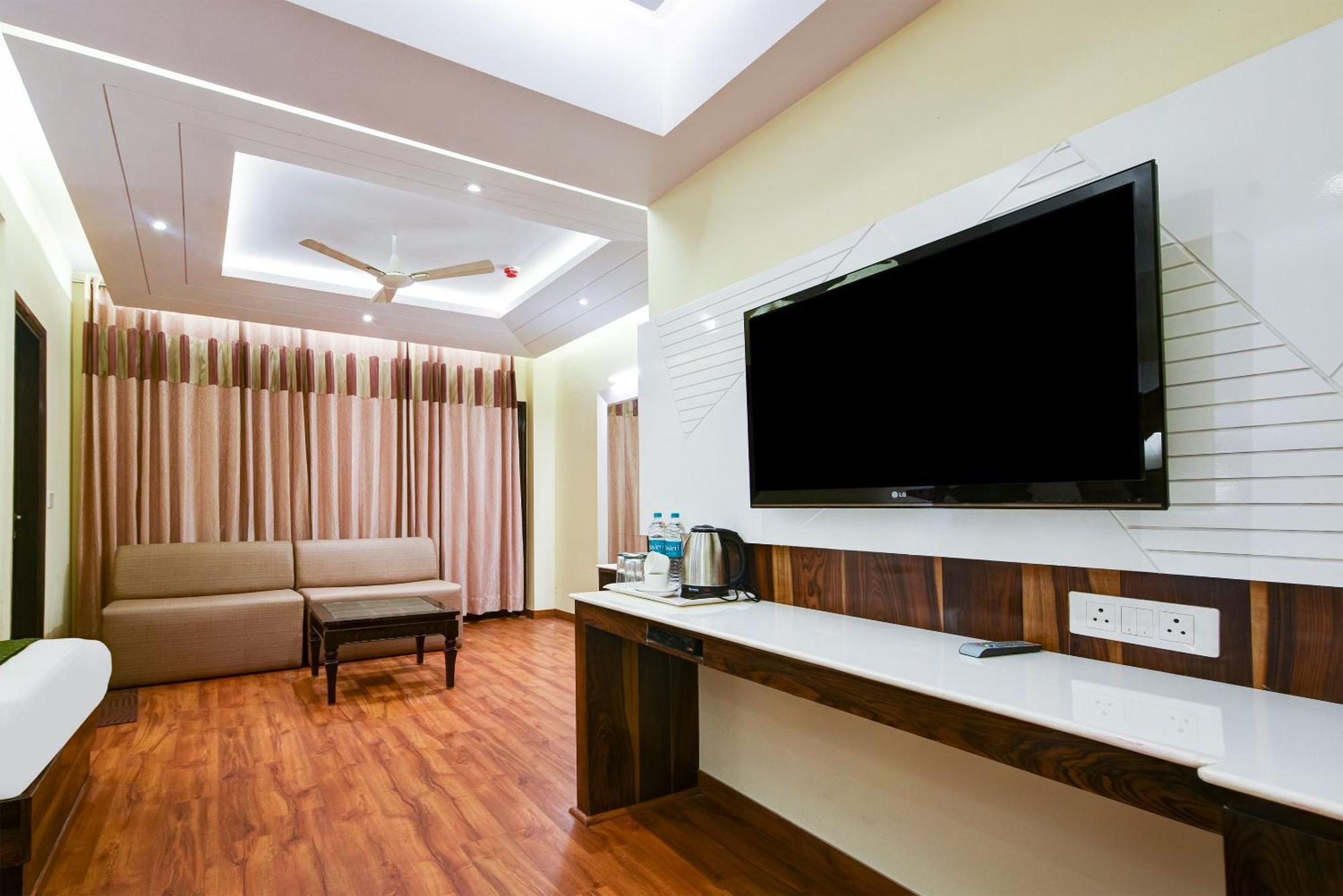 Hotel Geet Deluxe 新德里 外观 照片