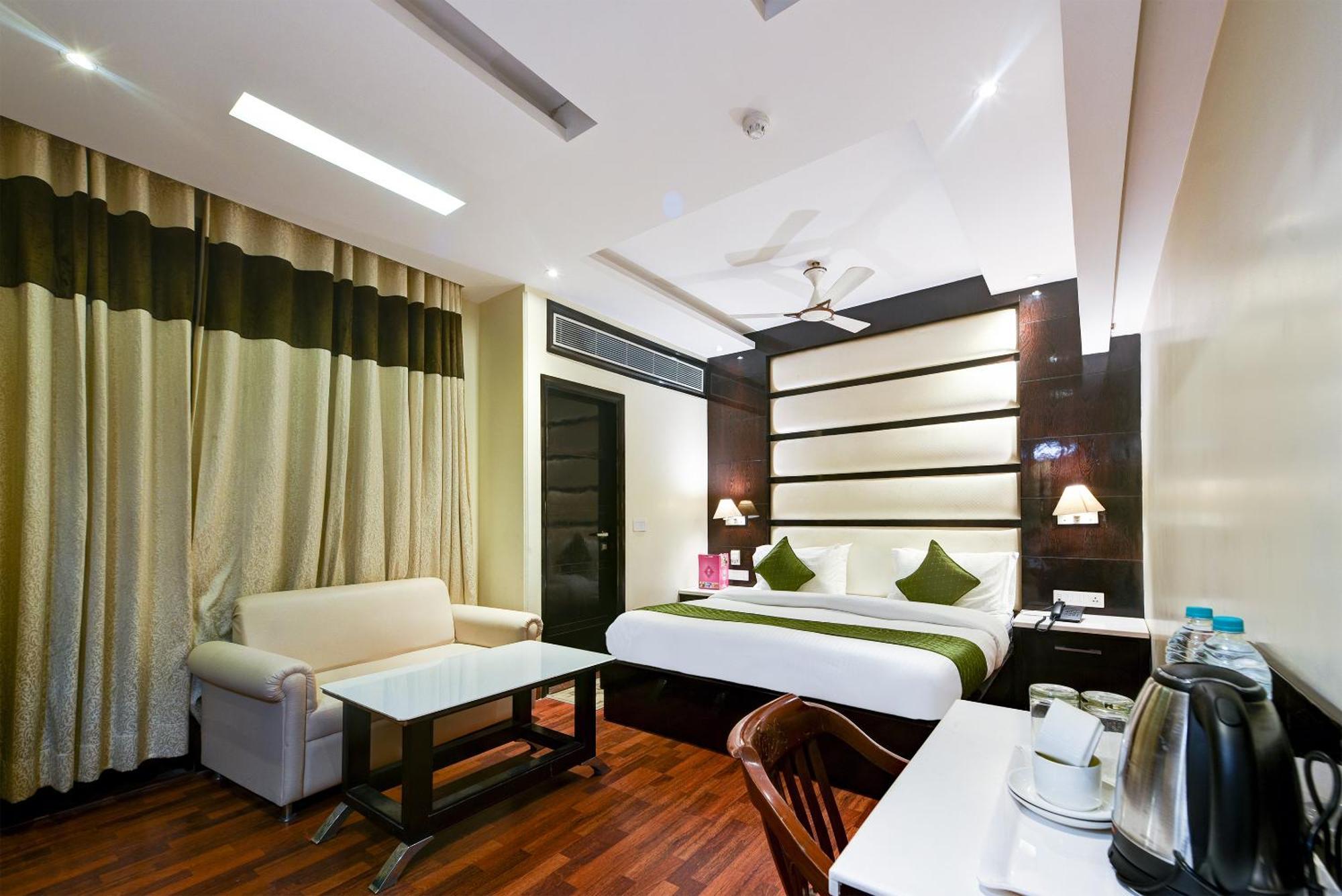Hotel Geet Deluxe 新德里 外观 照片