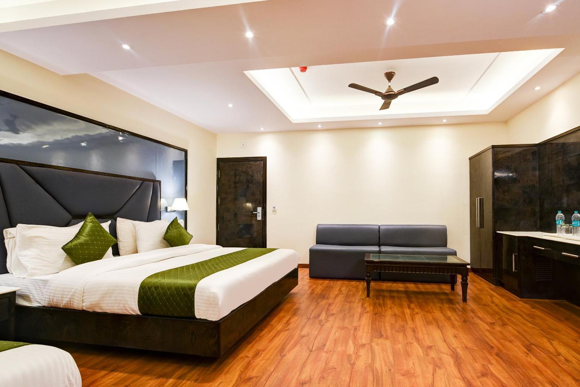 Hotel Geet Deluxe 新德里 外观 照片