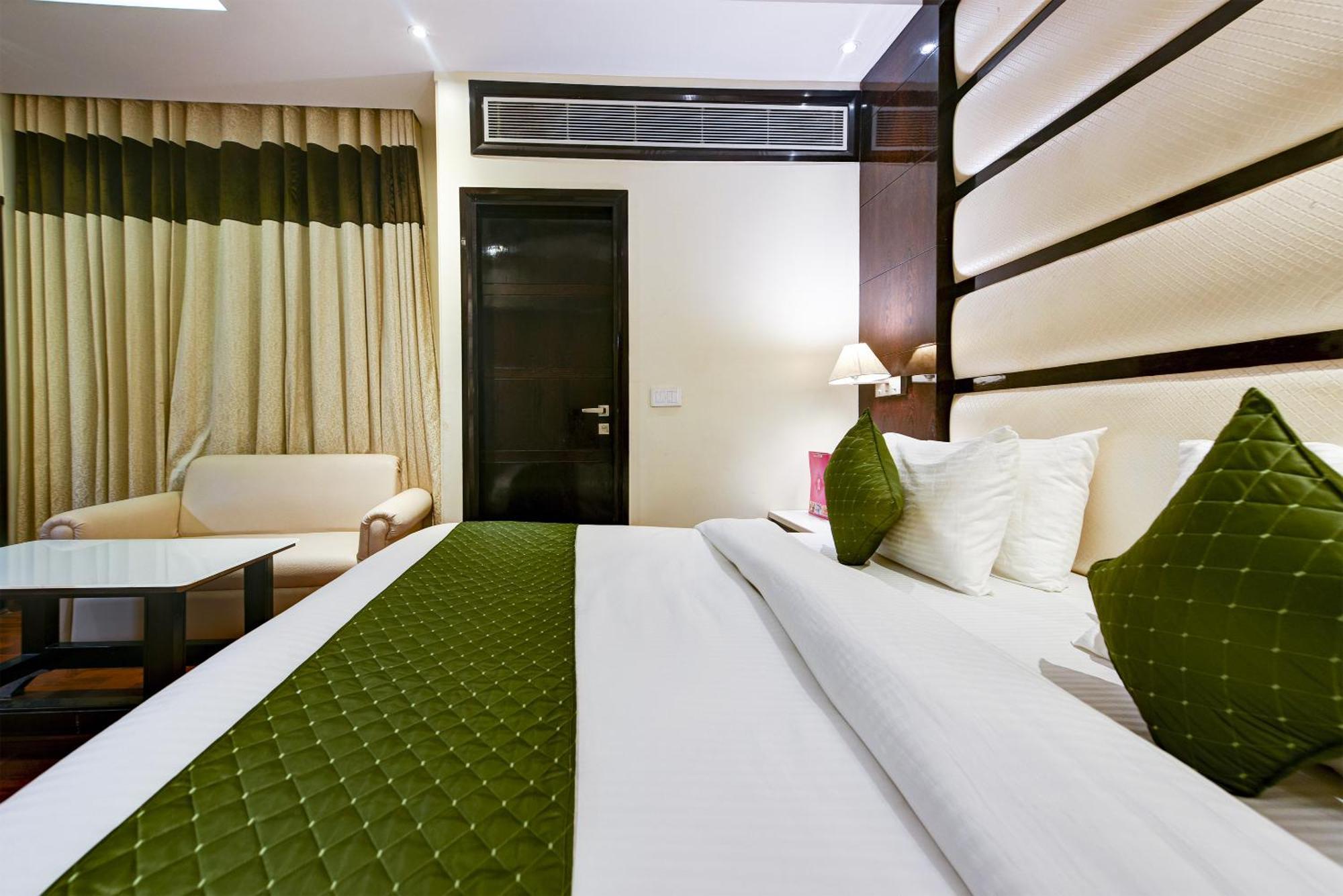 Hotel Geet Deluxe 新德里 外观 照片