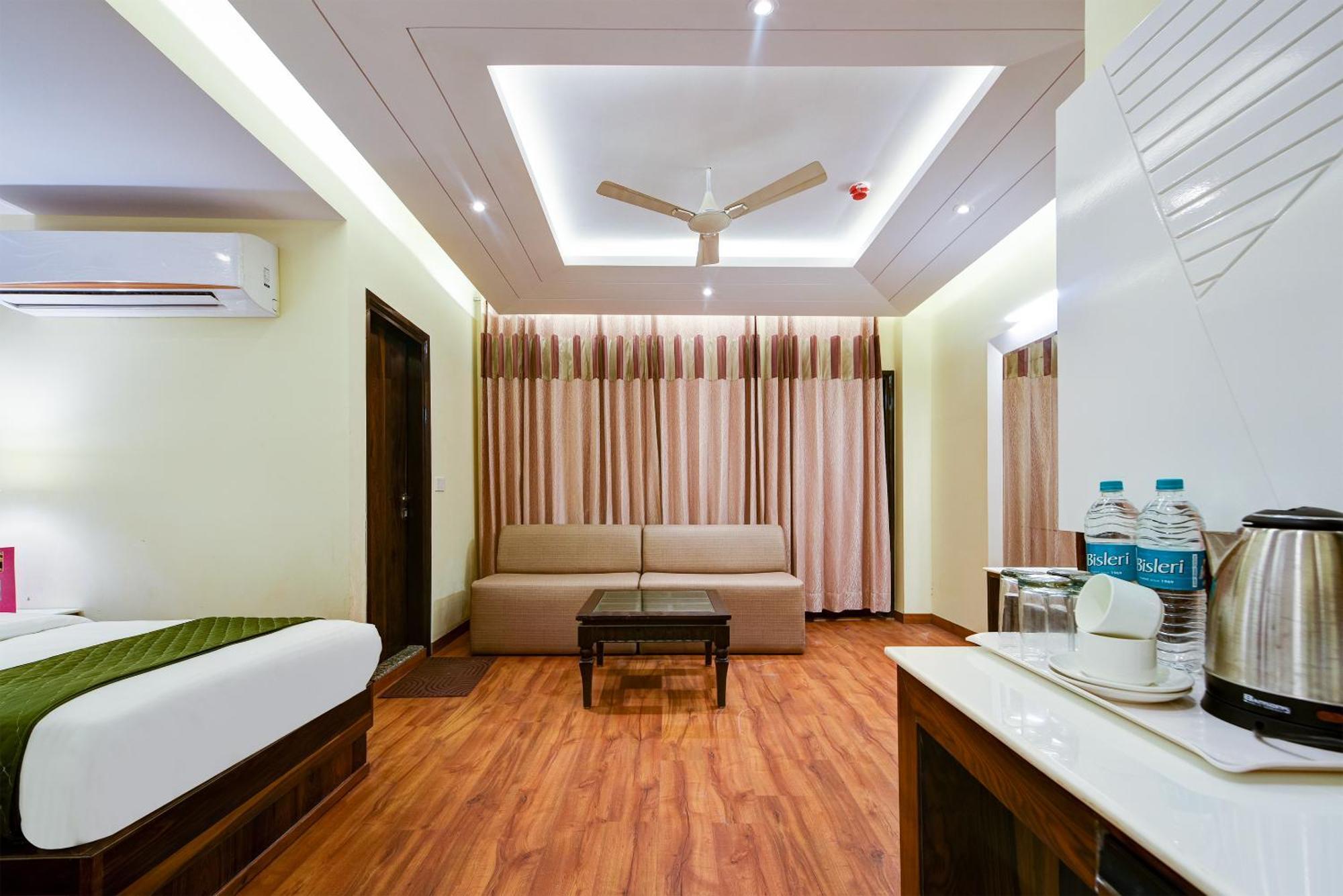 Hotel Geet Deluxe 新德里 外观 照片