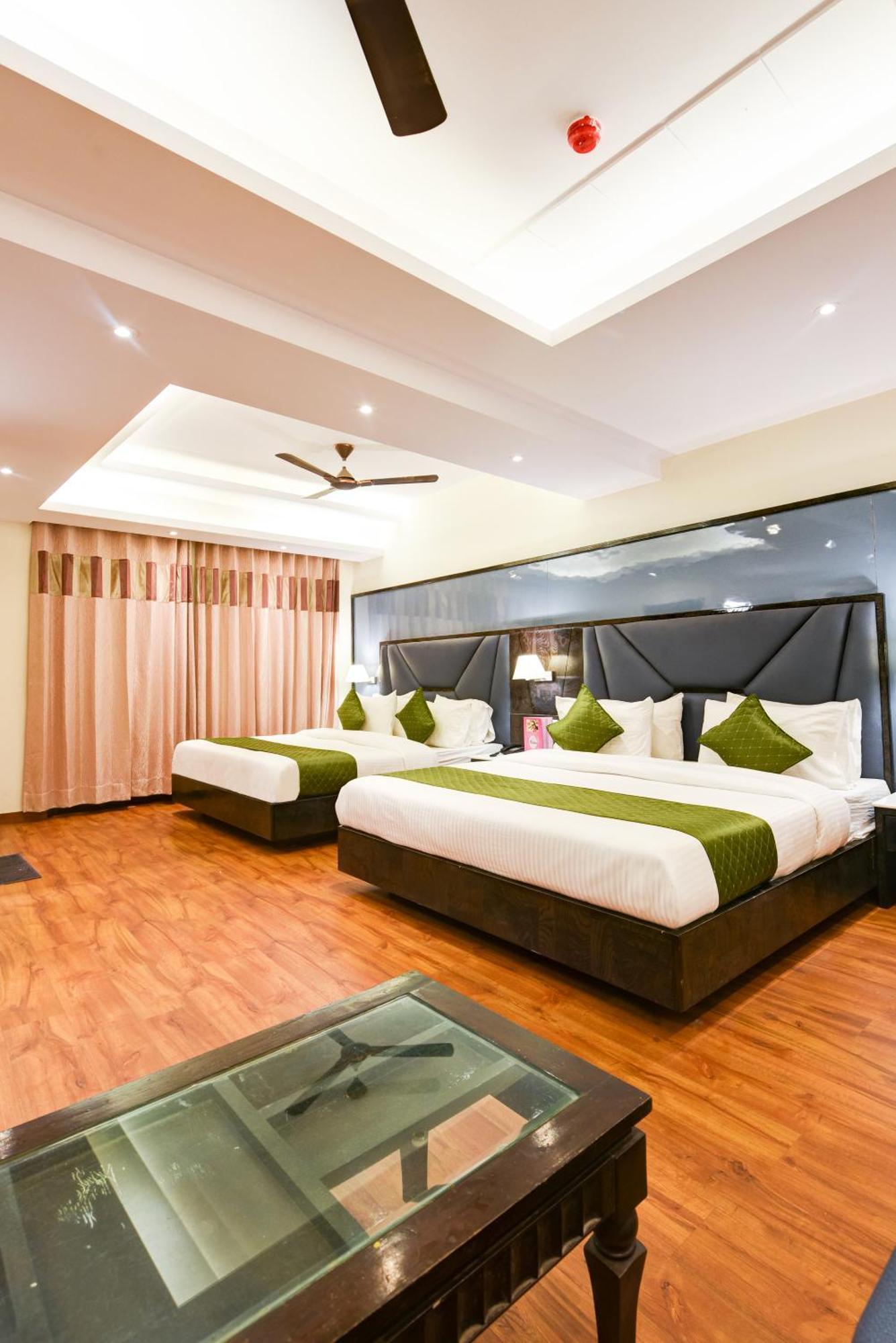 Hotel Geet Deluxe 新德里 外观 照片