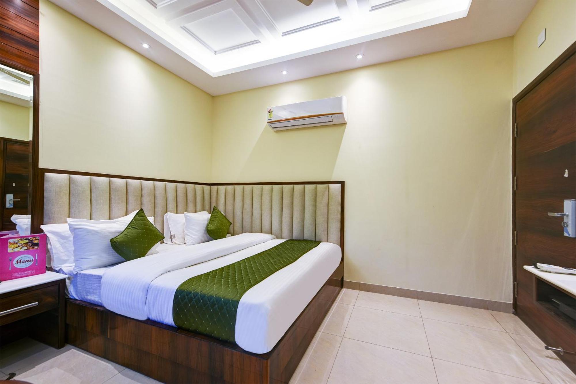 Hotel Geet Deluxe 新德里 外观 照片