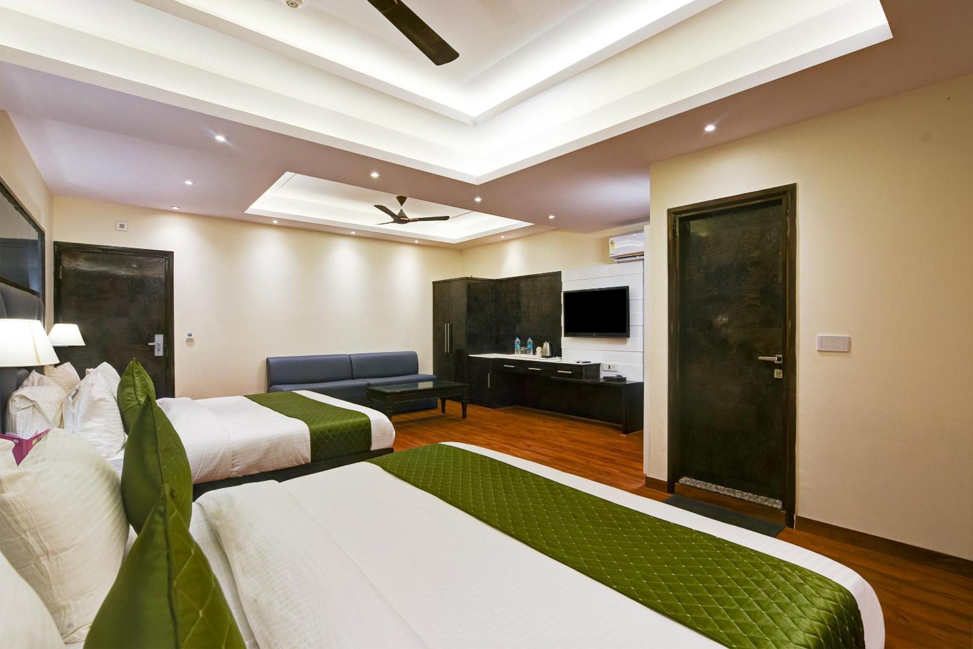 Hotel Geet Deluxe 新德里 外观 照片