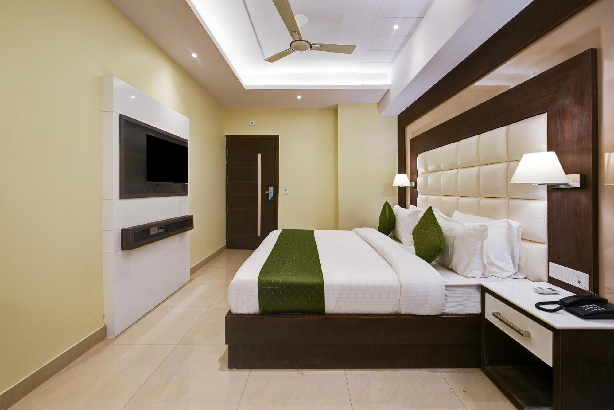 Hotel Geet Deluxe 新德里 外观 照片