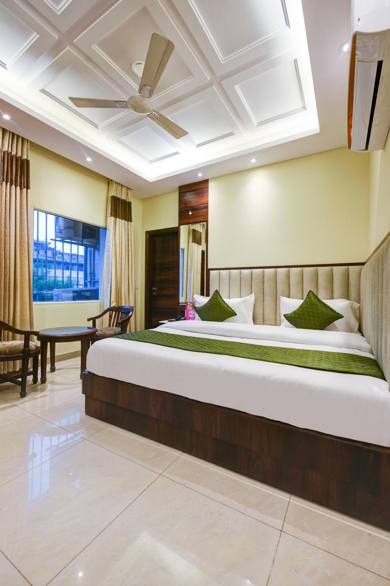 Hotel Geet Deluxe 新德里 外观 照片