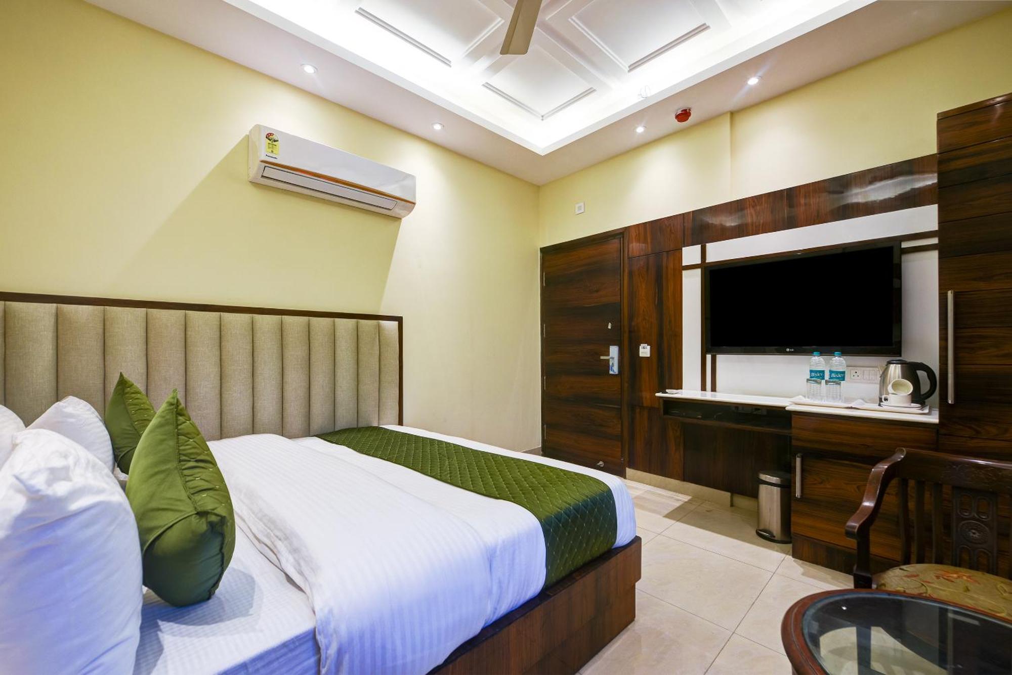 Hotel Geet Deluxe 新德里 外观 照片