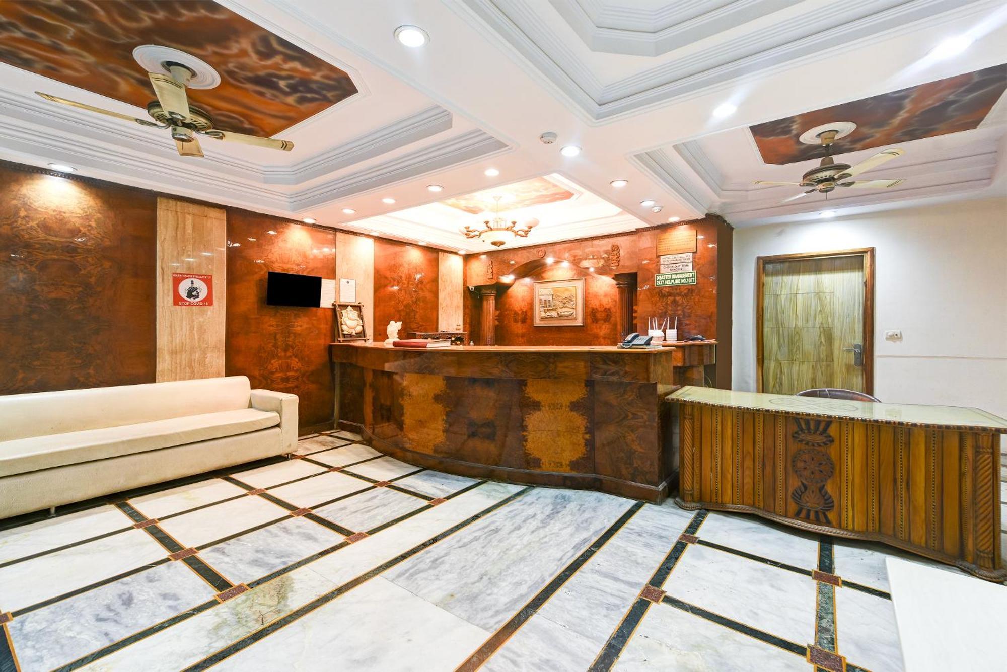 Hotel Geet Deluxe 新德里 外观 照片