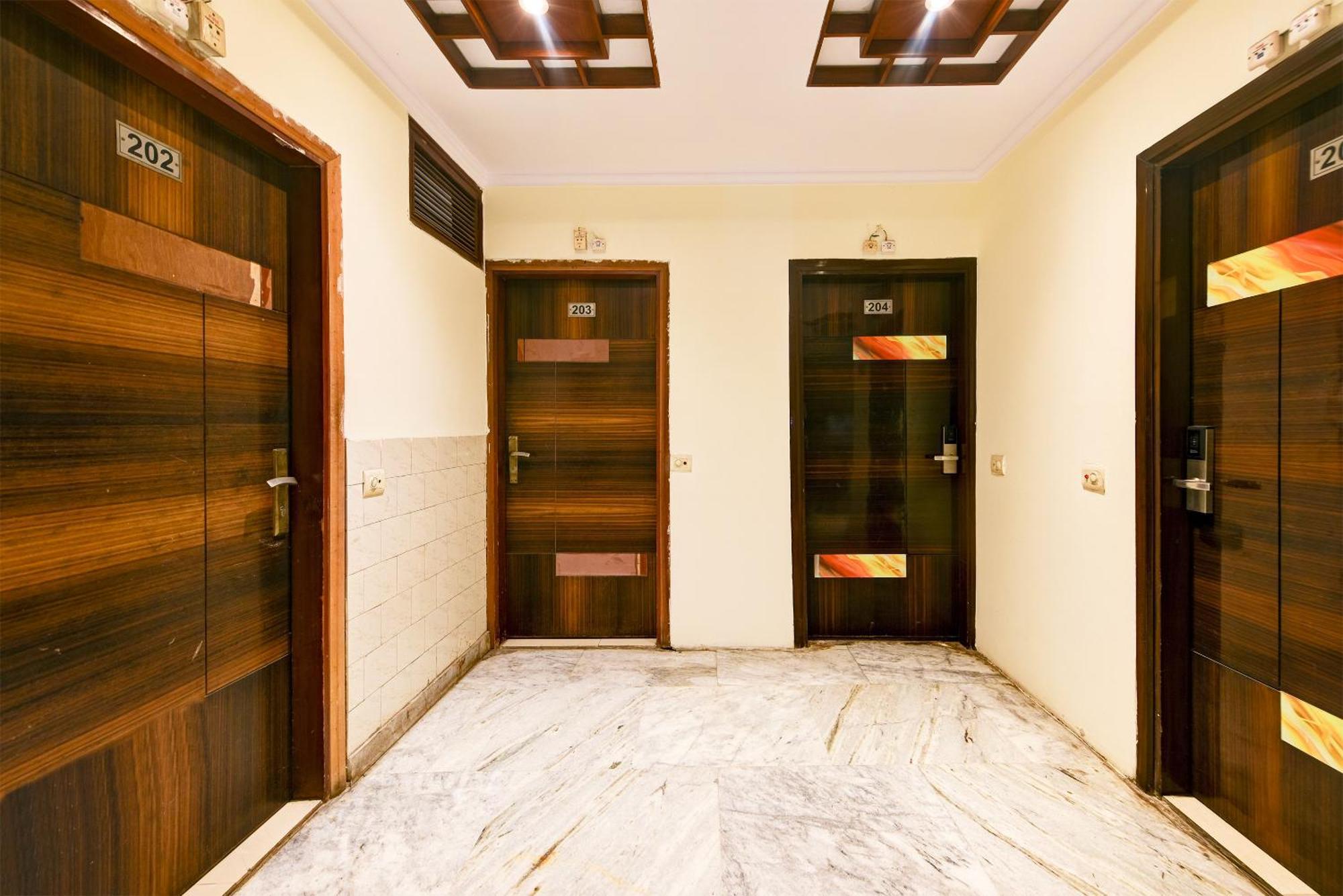 Hotel Geet Deluxe 新德里 外观 照片