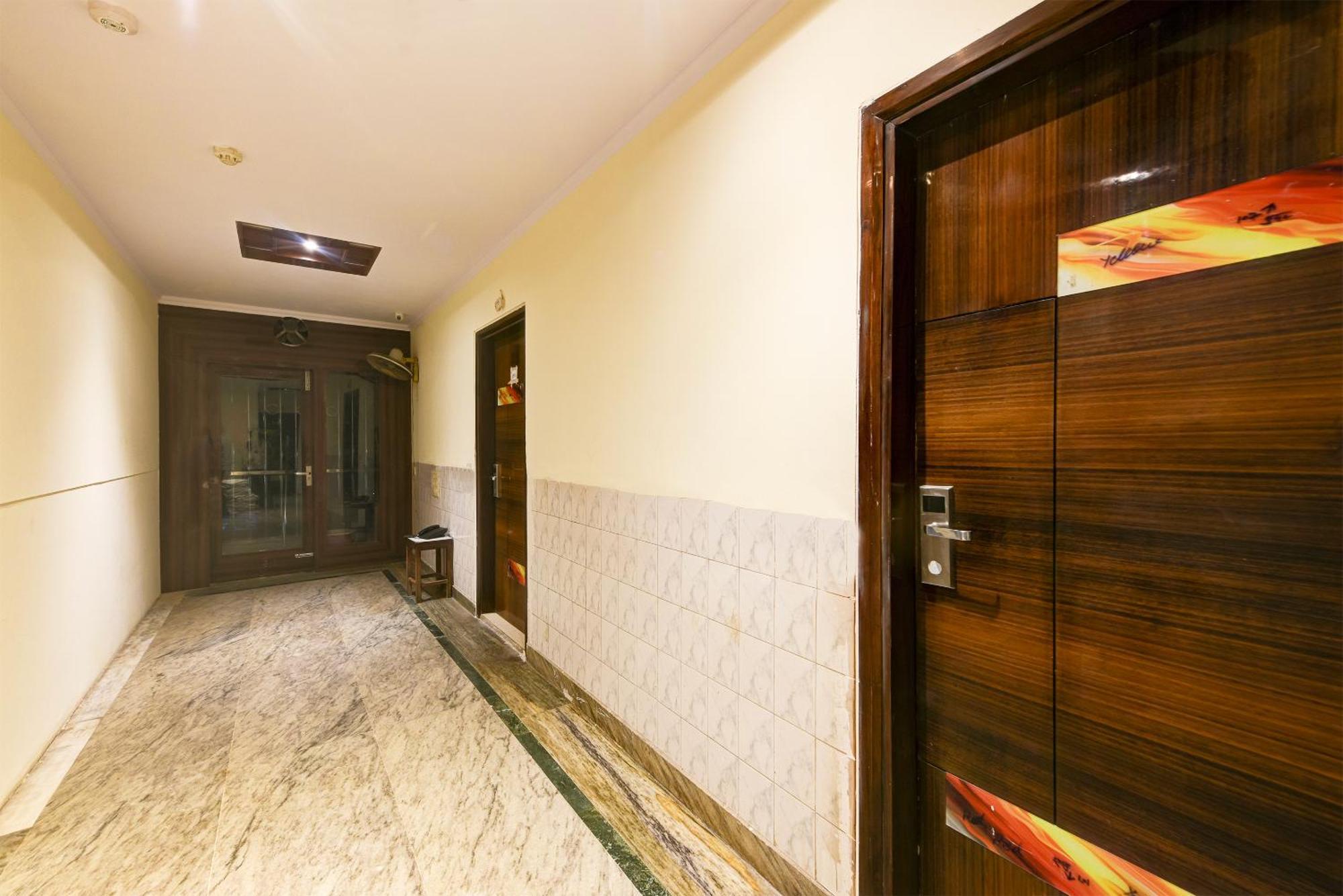 Hotel Geet Deluxe 新德里 外观 照片