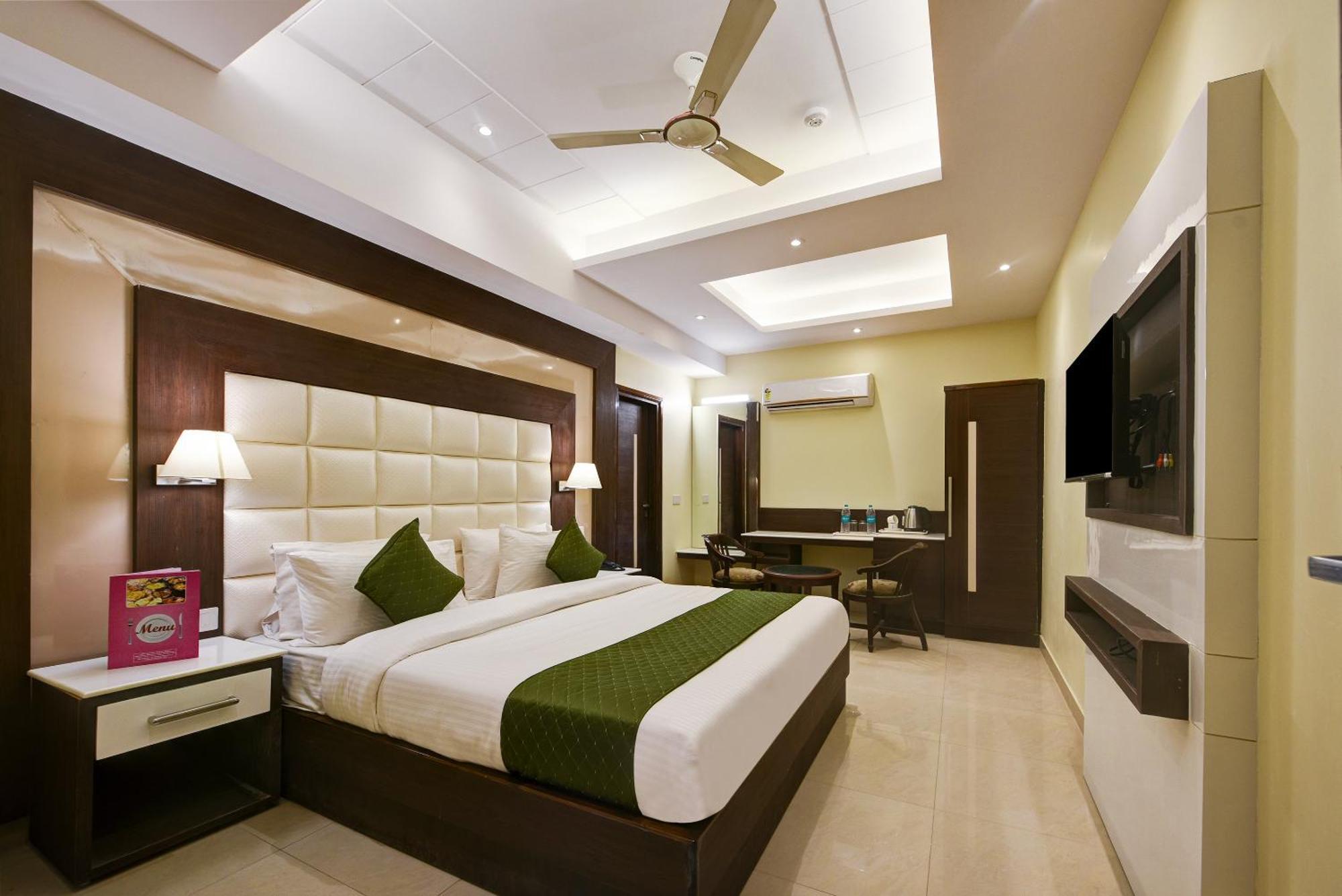 Hotel Geet Deluxe 新德里 外观 照片